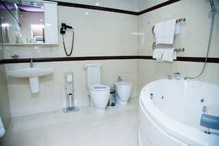 Гостиница Премьер  Кострома Люкс трехкомнатный (Family room)-6