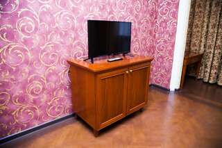 Гостиница Премьер  Кострома Люкс трехкомнатный (Family room)-2